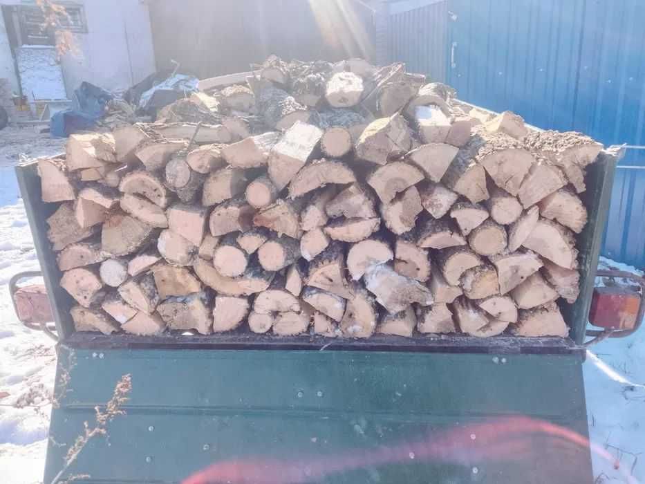 Небольшое количество садовых дров 2 куба дуб акация