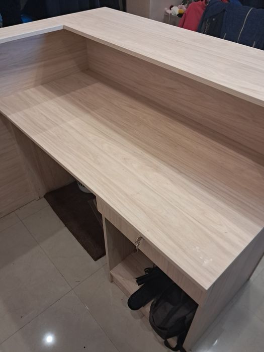 Стіл-прилавок (стан нового)