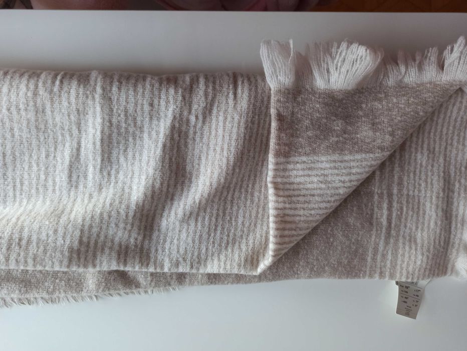 Szalik Reserved nowy