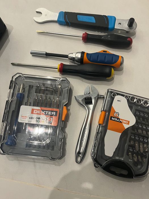 Aparafusadora e ferramentas