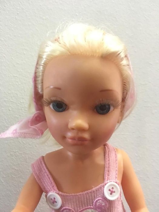 Boneca em bom estado