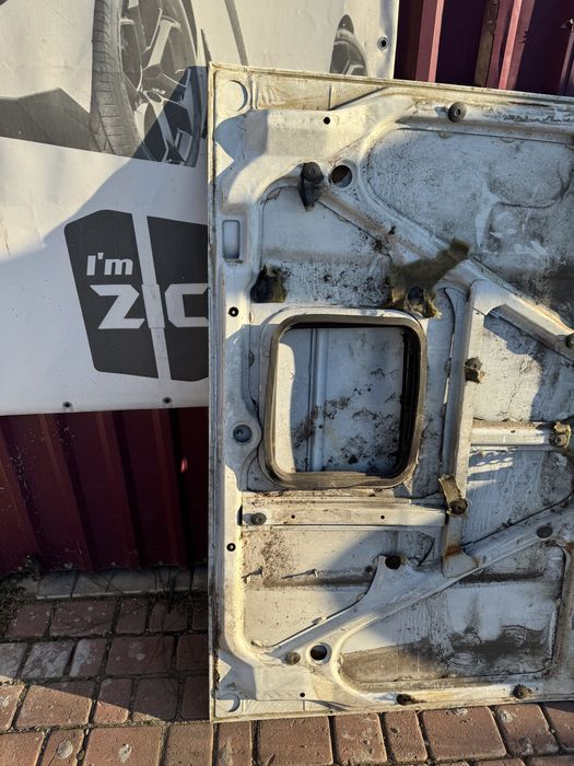 Капот Isuzu trooper