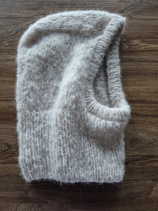 Balaclava kapturek złamana biel handmade