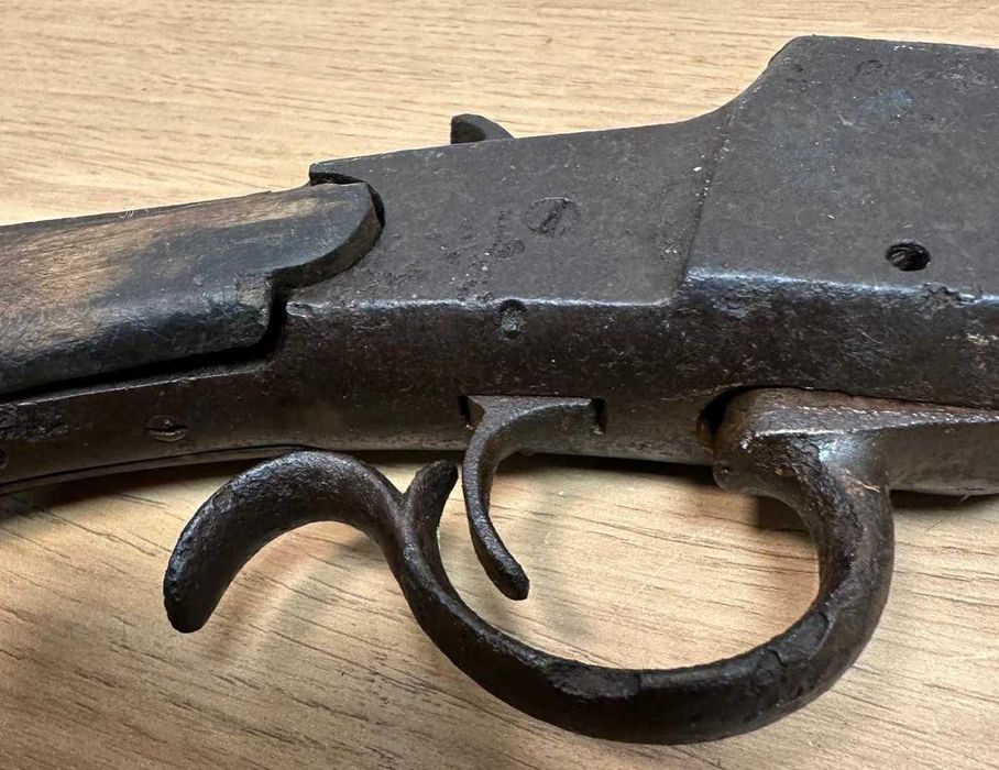 Espingarda obsoleta antiga decorativa, Hopkins & Allen, cerca 1875.