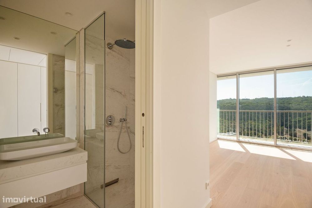 Apartamento T4 + 1 com piscina, Nova Campolide, Lisboa