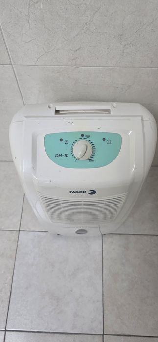 Desumidificador  FAGOR DH--10 para peças ou reparacao.