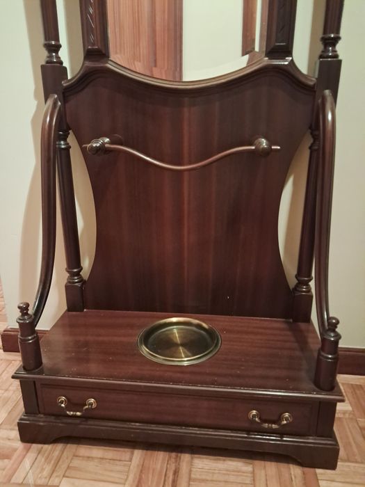 Bengaleiro em madeira