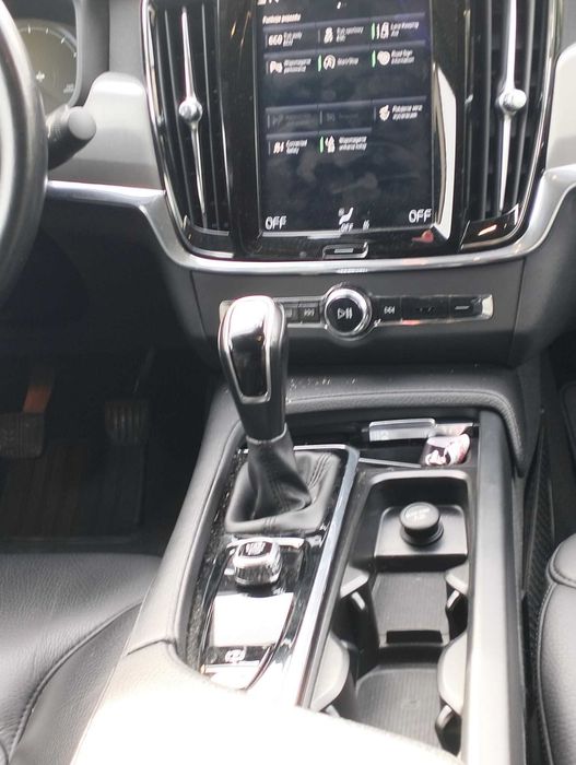 Volvo S90 D4 Momentum