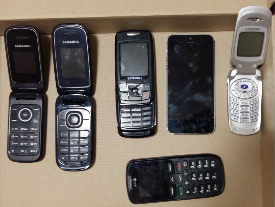 Лот телефонов iPhone, Samsung, Nokia, LG, ZTE, Motorolla, Lenovo, Sony