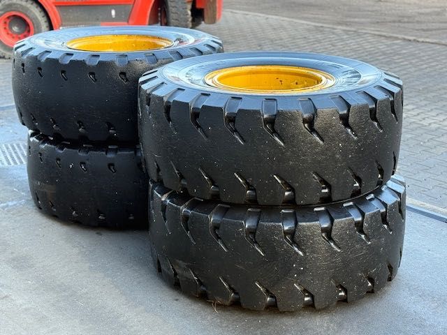 20.5-25 koła komplet pełne wypełnione pianką komatsu wa 250