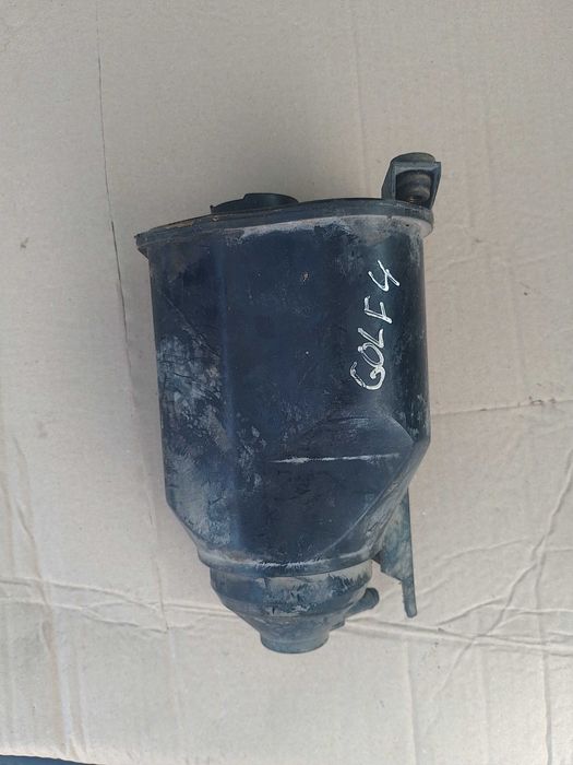 Бачок абсорбера Гольф 4