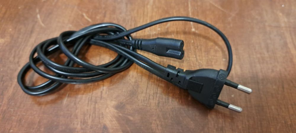 Kabel zasilający. ÓSEMKA.