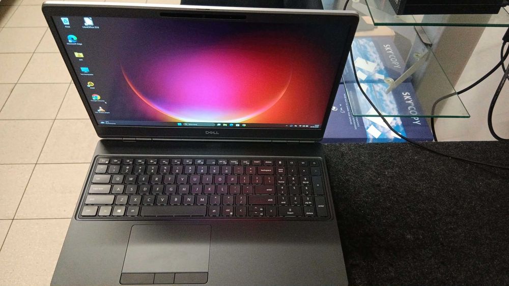 Stacja Robocza Dell 7550 I7 10850H/16gb/500SSD/Nvidia/15.6IPS/Win11
