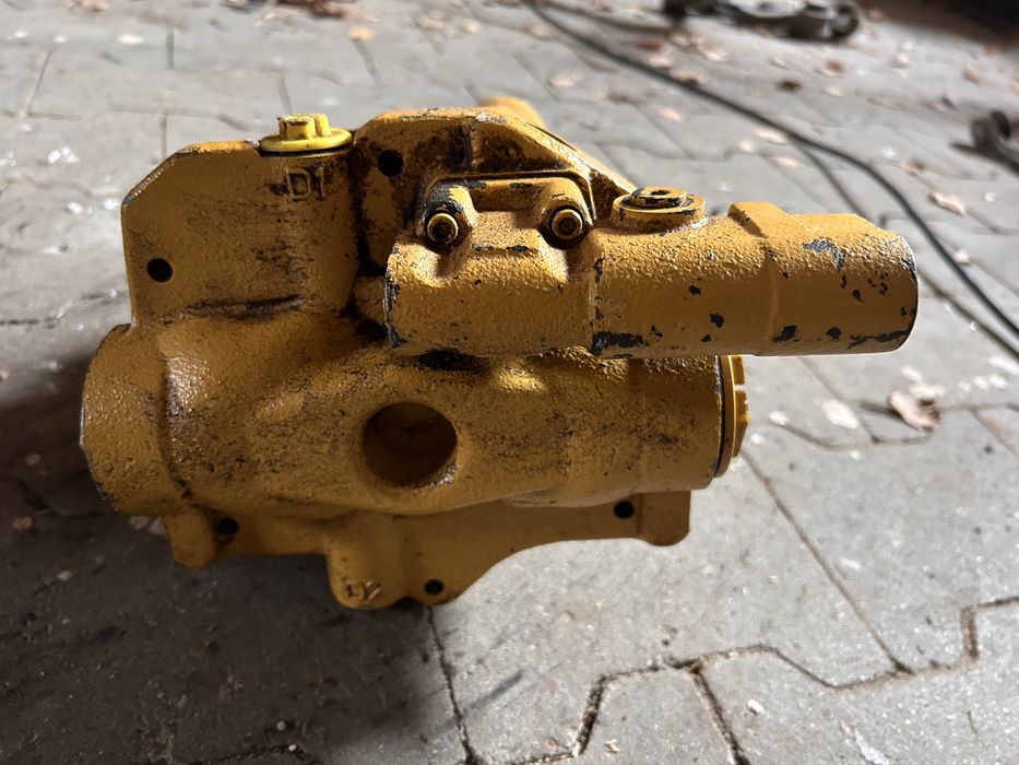 Pompa Hydrauliczna koparko-ładowarka CAT CATERPILLAR 416/428