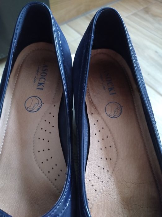 Półbuty na koturnie Lasocki