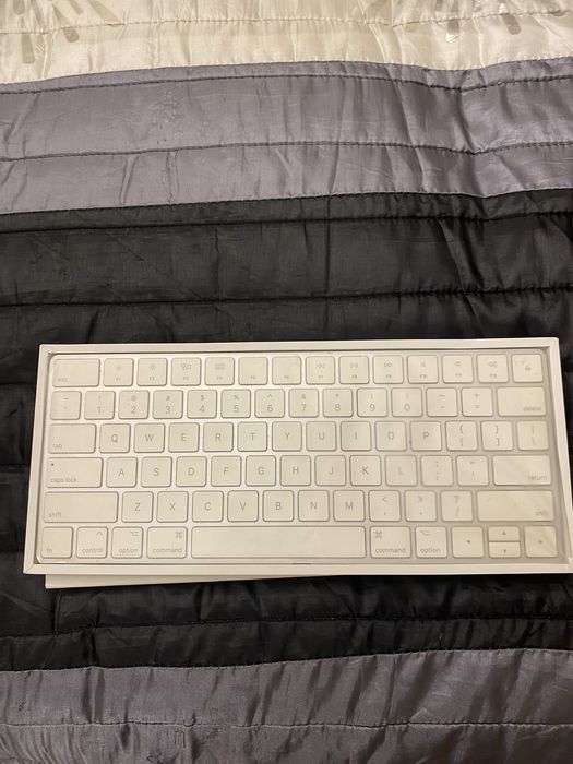 Apple iMac 21.5"