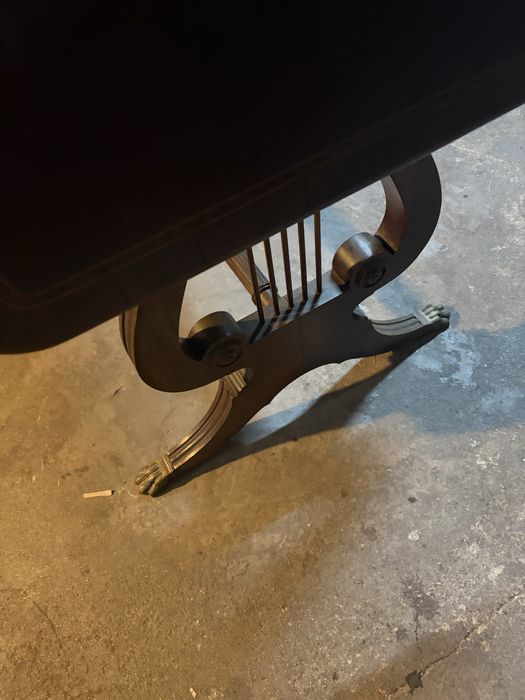 Mesa de apoio com gavetas antiga