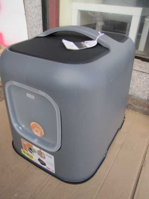 Kuweta dla kota zamykana z klapką na wejściu Rotho