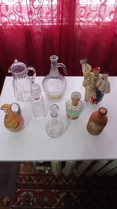 Продам графины,кувшины разные.
