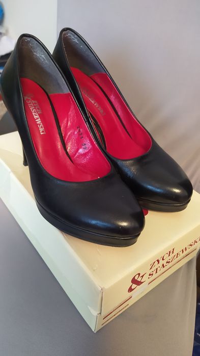 szpilki 39 skórzane