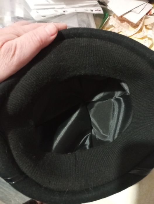 Шапка жіноча фетрова,нова.