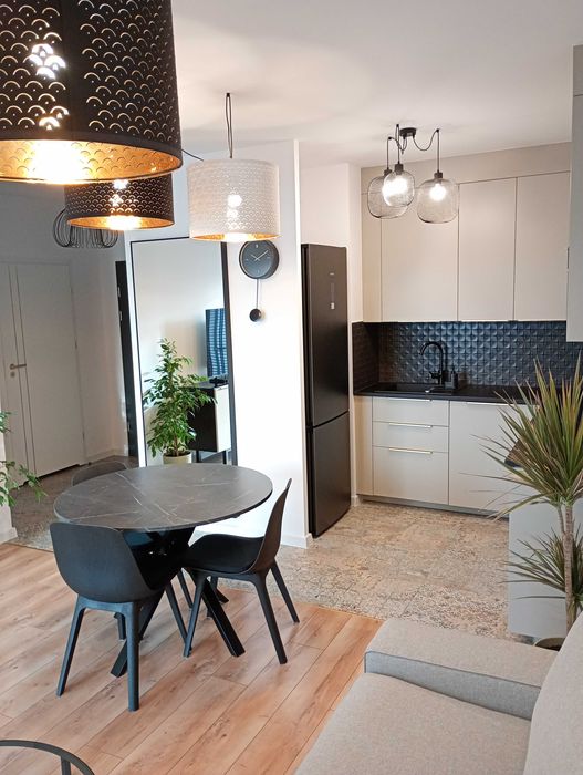 Nowy apartament 40m² Łotewska; garaż podziemny w cenie; balkon; winda.