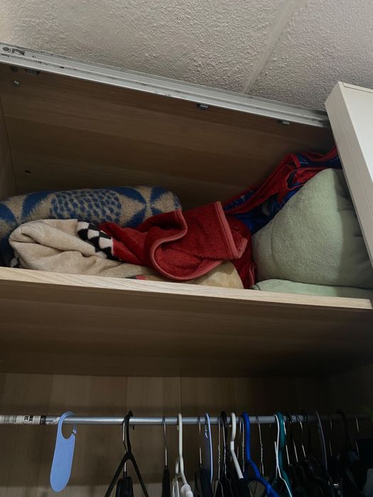 Vendo roupeiro em otimo estado!!-reservado