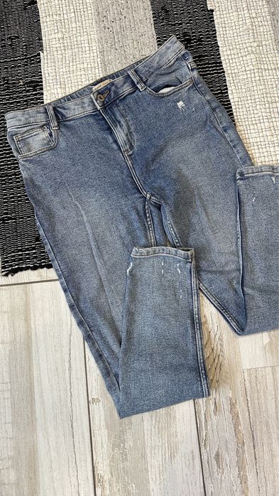 Блакитні джинси