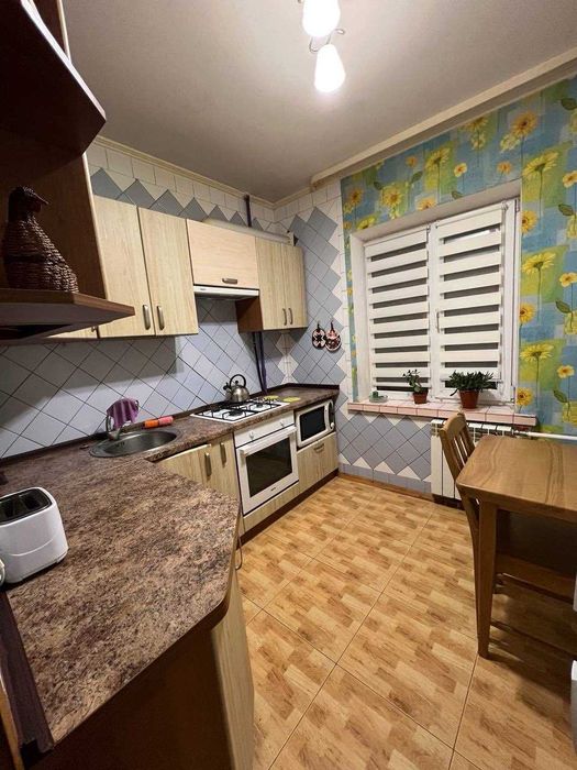 Оренда 2х-тної Квартири ! Вербицького 24! Низький Поверх ! ГАЗ