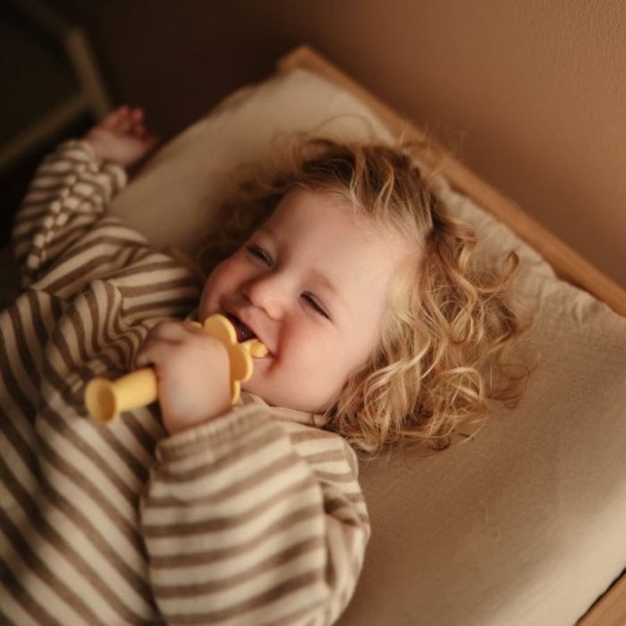 Escova de dentes de aprendizagem MUSHIE - NOVA