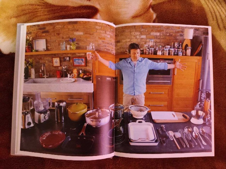 Книга Джейми Оливера "Jamie's 30 Minute Meals"