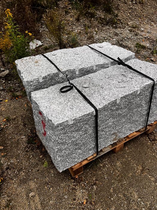 bloki granitowe surowo łupane producent