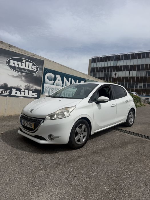 Peugeot 208.