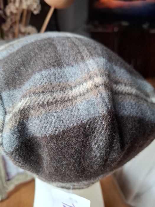 Boné,  boina, chapéu.  Novo.