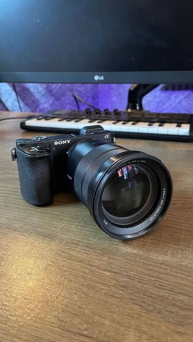 Sony A6500 + CageRig + Objetiva 18-105mm F4 + 4 Baterias | Kit Completo