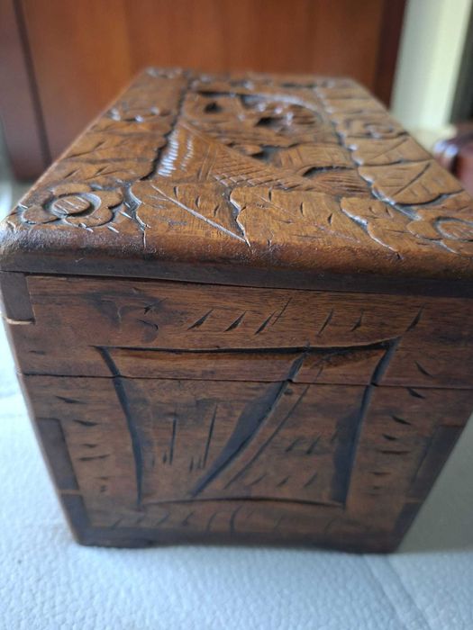 Lindíssima Caixa Madeira de Cânfora