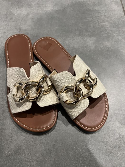 Босоніжки бежеві