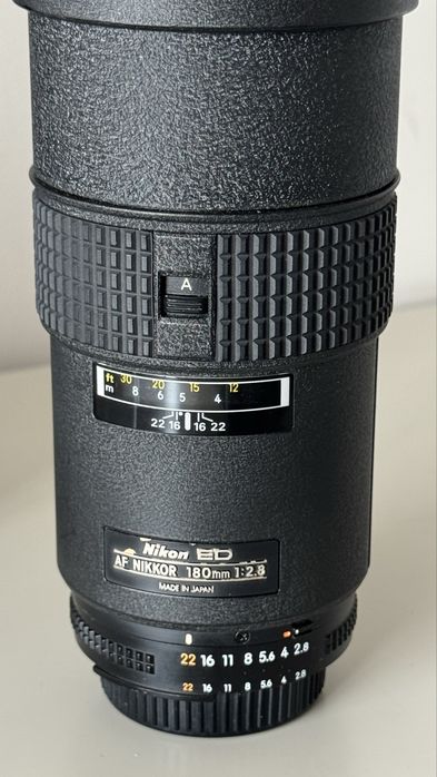 Nikon 180 mm f.2.8 COMO NOVA