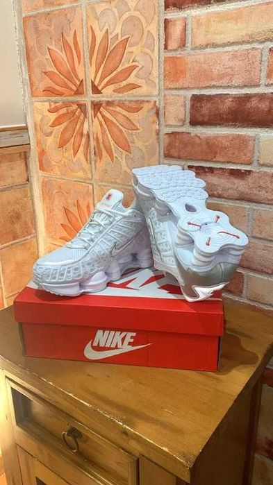 Buty sportowe Nike Shox TL White r.46