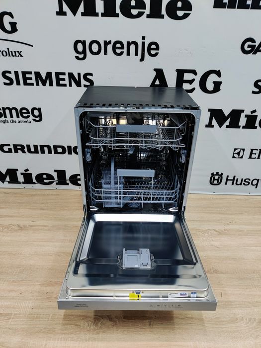 Встраиваемая посудомоечная машина SMEG™. 2022 год. Сост. Новой