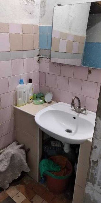 Продаю гостинку м.Малишева 1 хвилина