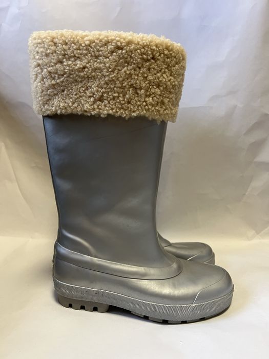 Резиновые сапоги UGG с манжетами и внутри овчина.