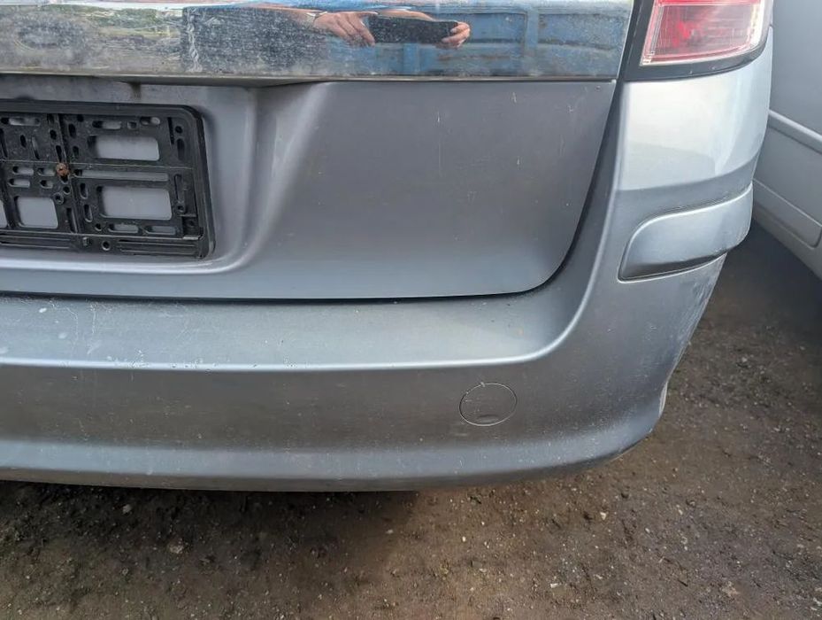 Zderzak tylny tył Opel Astra H III  kombi z163