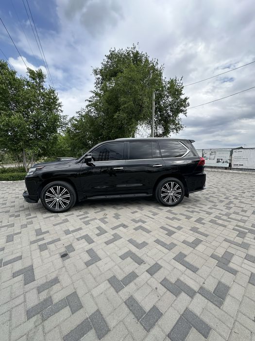 Продам Lexus LX570 f-sport 2019г 60000$