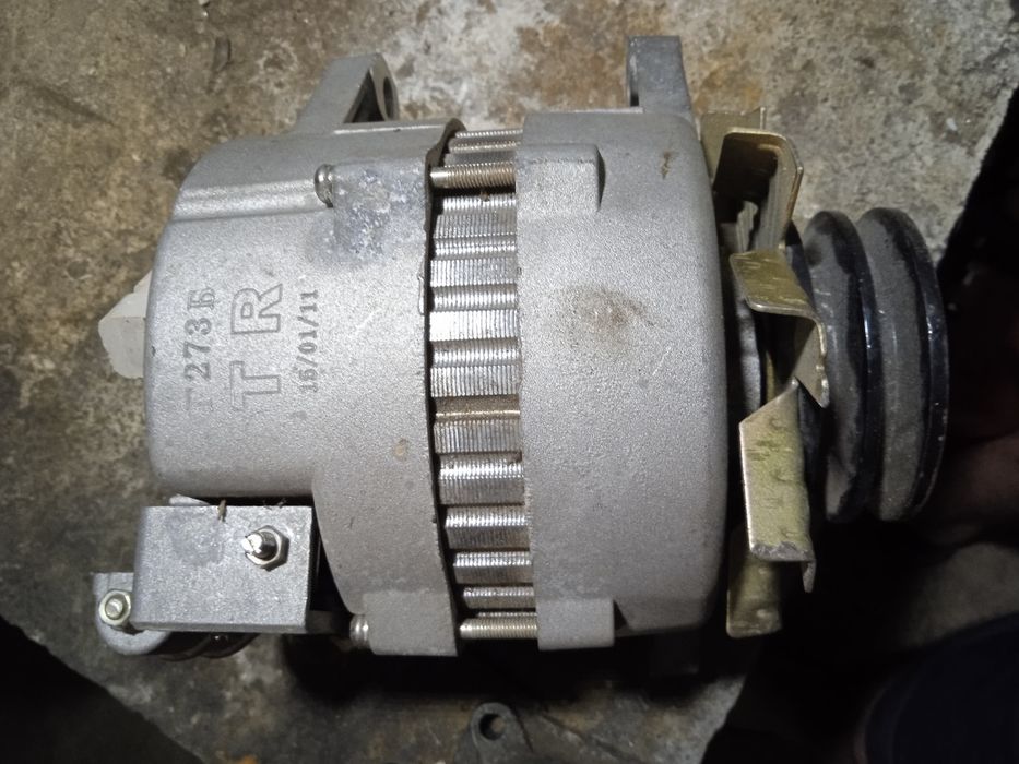 Генератор авто 24v НОВЫЙ