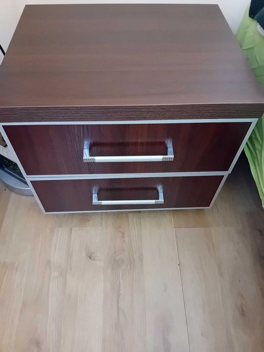 Sprzedam szafkę nocną