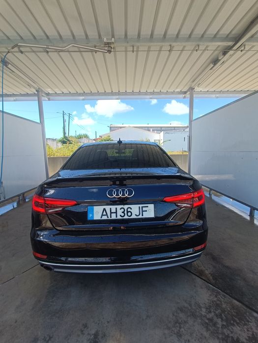 Audi A4 2.0 tdi S line limousine