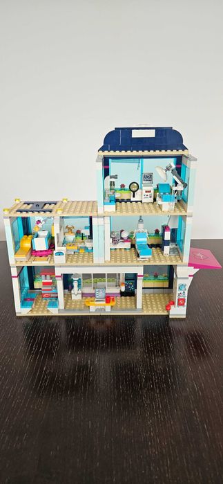 Lego Friends szpital Heartlake (41318]