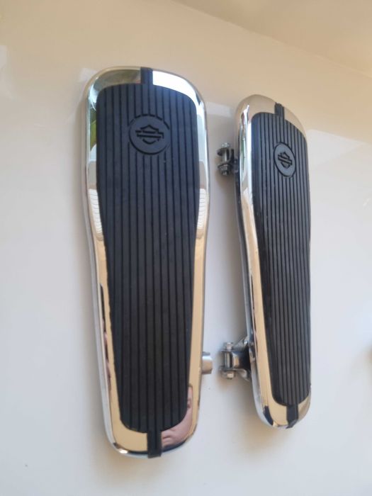 Podest Podłoga podnóżek prawy lub lewy Harley Davidson Softail Deluxe 50698-05