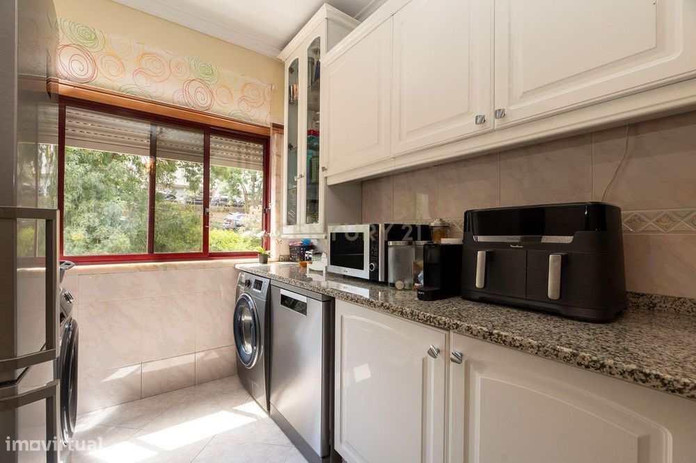 ** Espectacular Apartamento T2 No Cacém **